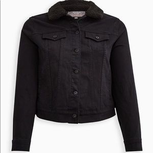 TORRID 2X black denim trucker jacket with Sherpa collar